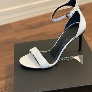 Kendall+Kylie kkelin heel
